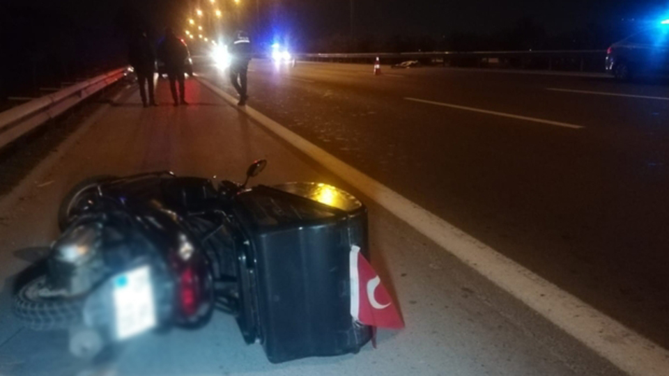İzmir'de motosiklet devrildi: 1 ölü