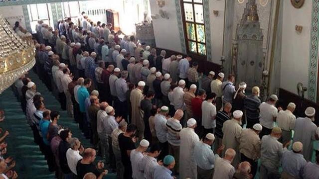 İzmir Cuma namazı saat kaçta?