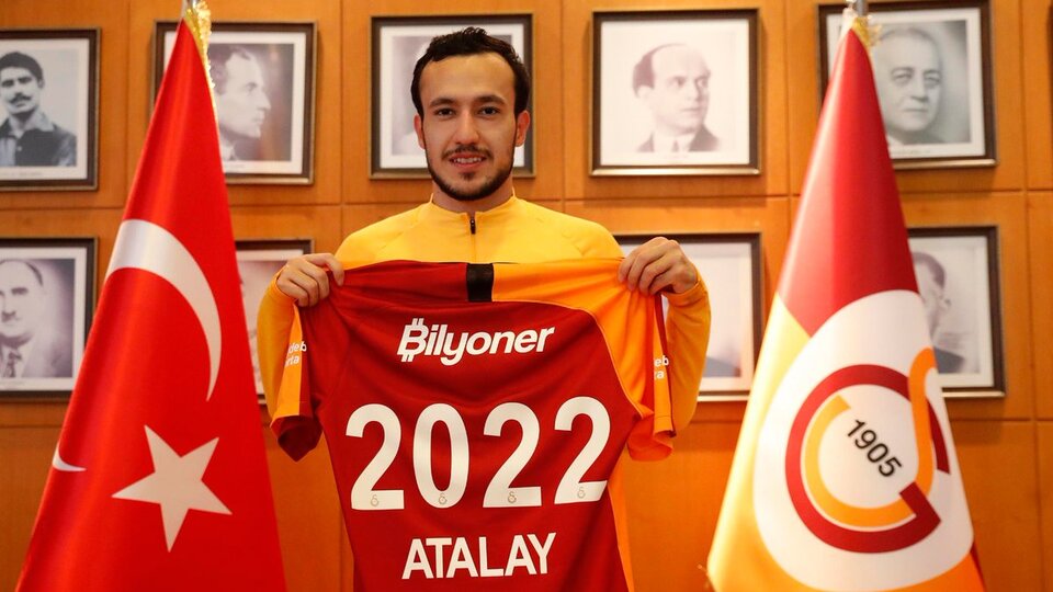 Sonunda imzayı attı!