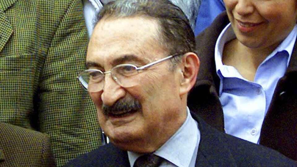 Bülent Ecevit kimdir?
