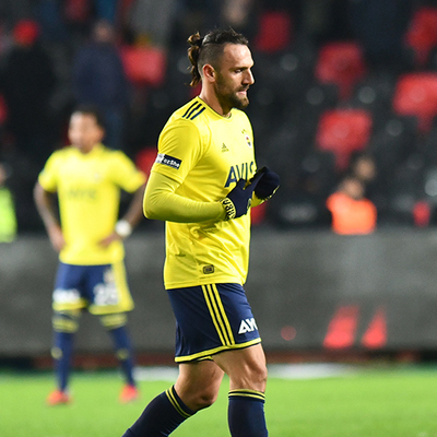 Vedat'ın kırmızı kartı olay oldu!