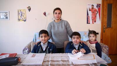 Talasemi hastası ikizlere öğretmenlerinden 'yürekten' dokunuş