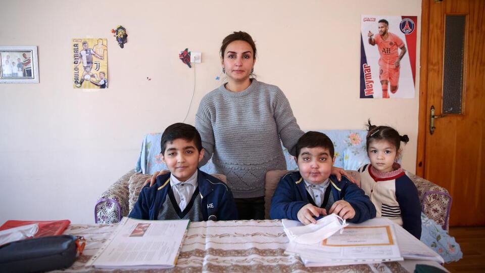 Talasemi hastası ikizlere öğretmenlerinden 'yürekten' dokunuş