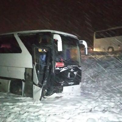 Genç futbolcuları taşıyan otobüs yoldan çıktı: 7 yaralı