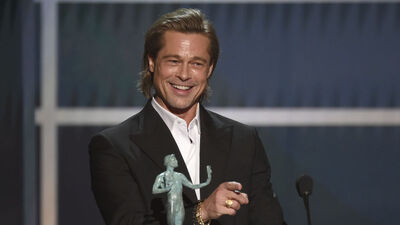 Brad Pitt ödüle doymuyor...