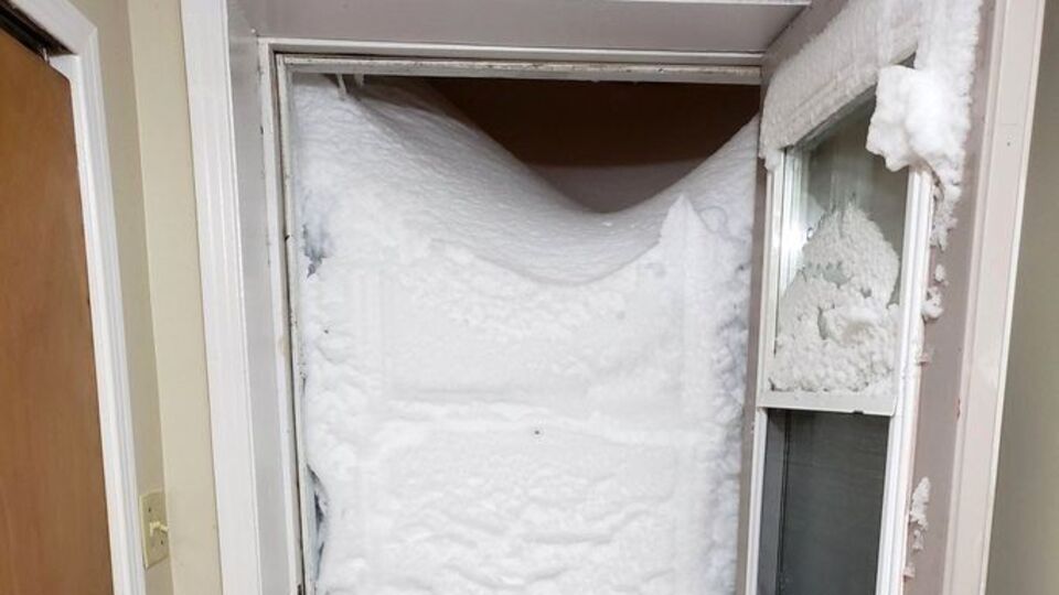 Kanada'da rekor kar yağışı: 10 saatte 2 metreye ulaştı!