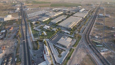 Binek ve ticari işlerini ayırdı