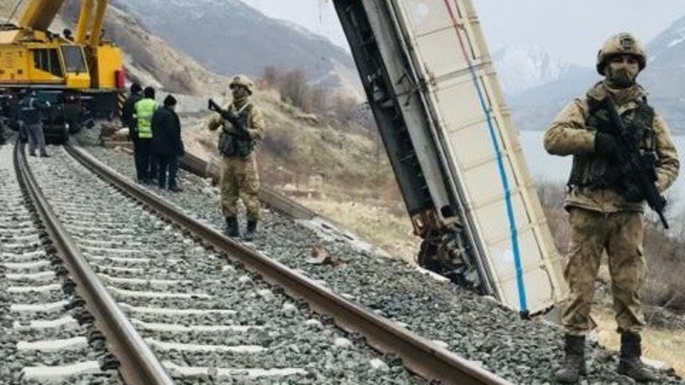 PKK'nın hedef aldığı vagonlar kaldırıldı