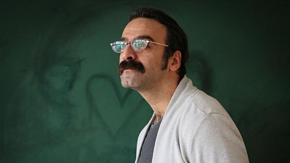 Hastalığına inat öğrencilerine ışık saçıyor