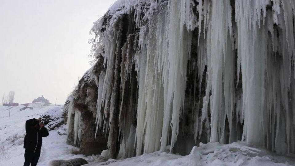 Ağrı'da oluştu! 5 metreyi buldu...