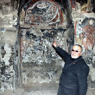 Kaya kiliseye defineciler dadandı!