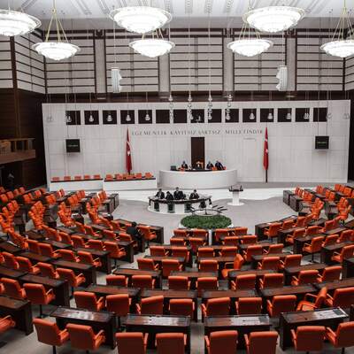 Meclis'te tek başına!