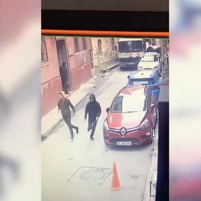 Freni boşalan kamyon araçlara çarparak durdu