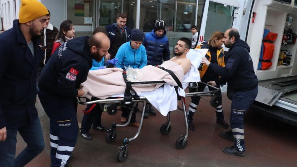 Boynundan vuruldu: 'Ölmedi' diye yazın