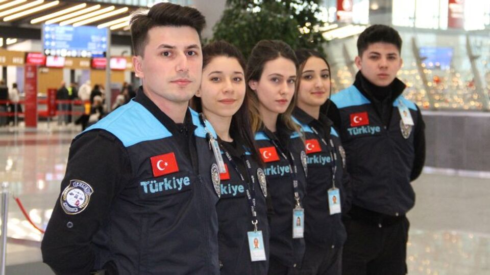 Tartışılmıştı! İşte yeni turkuaz kıyafet