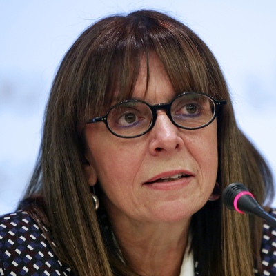 Komşuda ilk kadın cumhurbaşkanı!