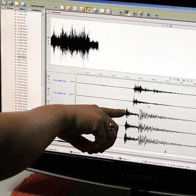 Manisa'da korkutan deprem! İstanbul'da da hissedildi!