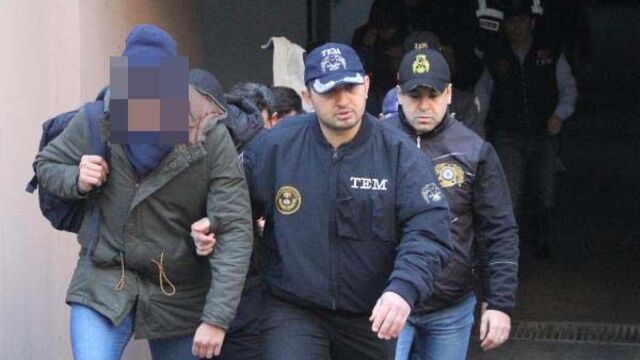 İzmir ve Ankara'da FETÖ operasyonu