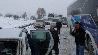 Karabük'te kar nedeniyle zincirleme kaza