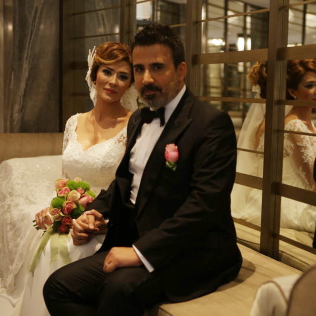 Şarkıcı Emrah boşanıyor