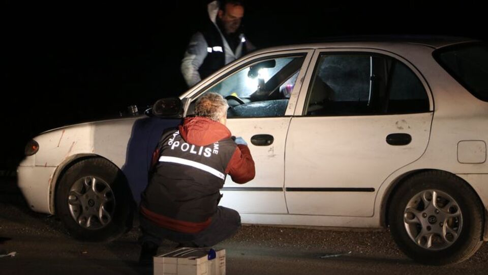 Biber gazı sıkılıp, 11 kez bıçaklandı