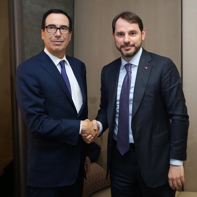 Bakan Albayrak ve Mnuchin Davos'ta görüştü