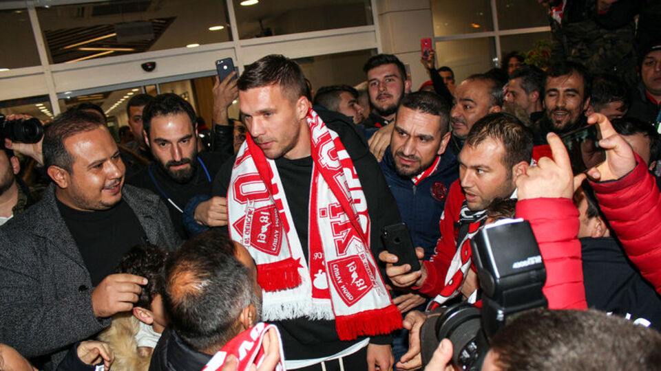 Podolski resmen açıklandı