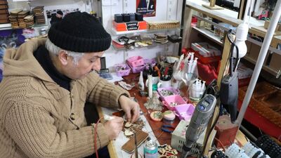 1 TL'ye alıp 50 Euro'ya satıyor