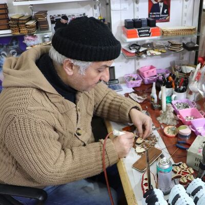 1 TL'ye alıp 50 Euro'ya satıyor