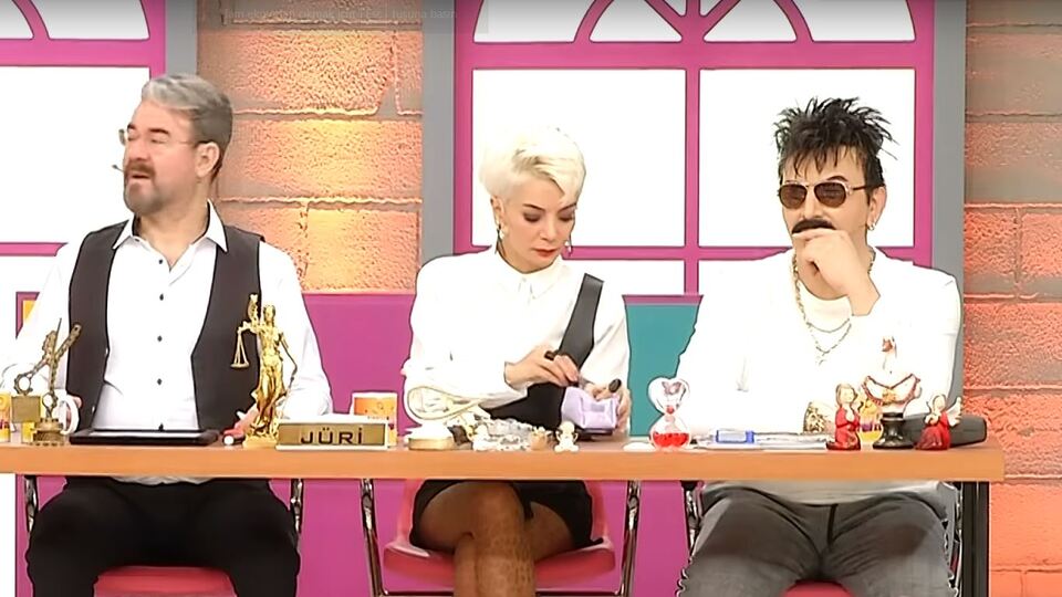 Kuaförüm Sensin kim elendi?