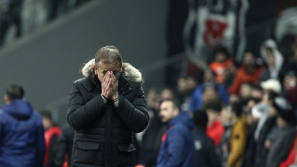 Beşiktaş'ta Abdullah Avcı ile yollar ayrıldı