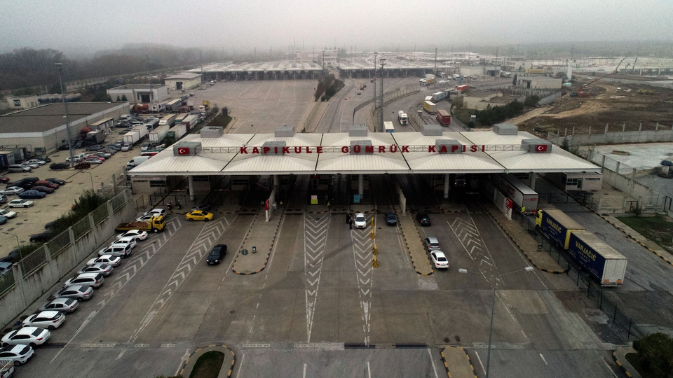 Kara sınır kapıları geçiş istatistikleri açıklandı