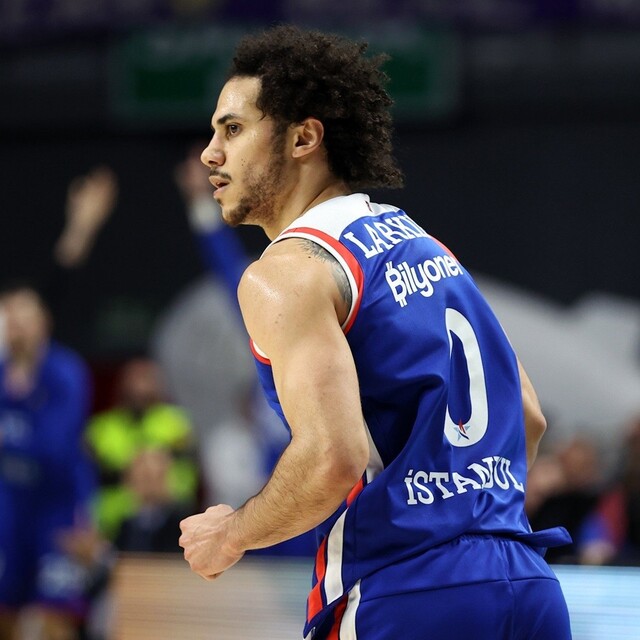 Shane Larkin durdurulamıyor