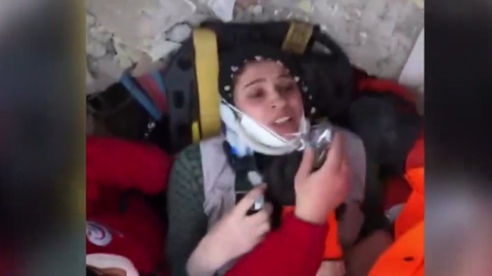 Enkazdan çıktı haykırdı: Çocuklarım merdivenlerin altında