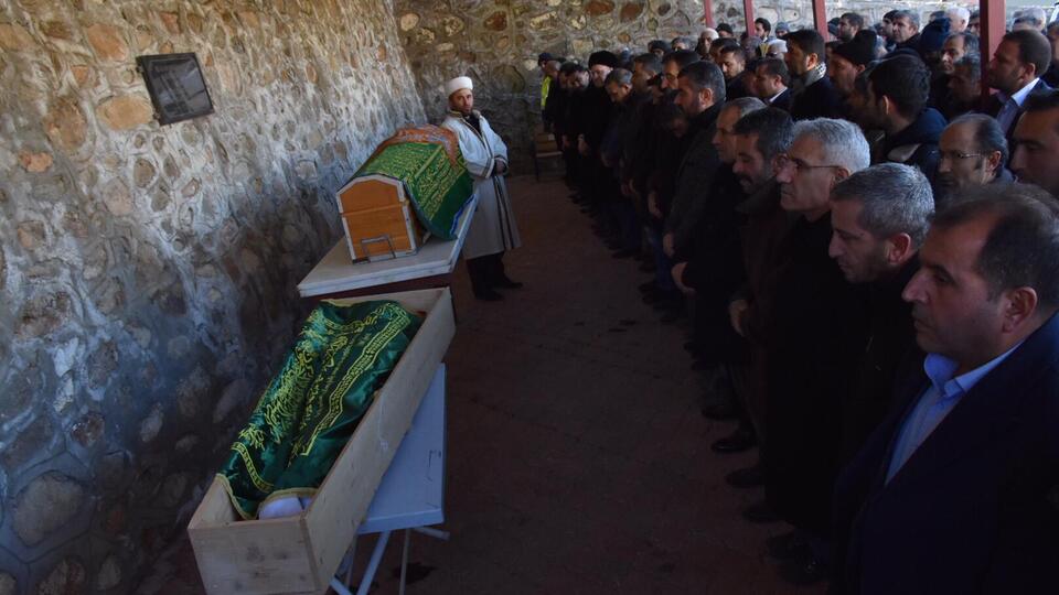 2 anne ve 2 oğul toprağa verildi!