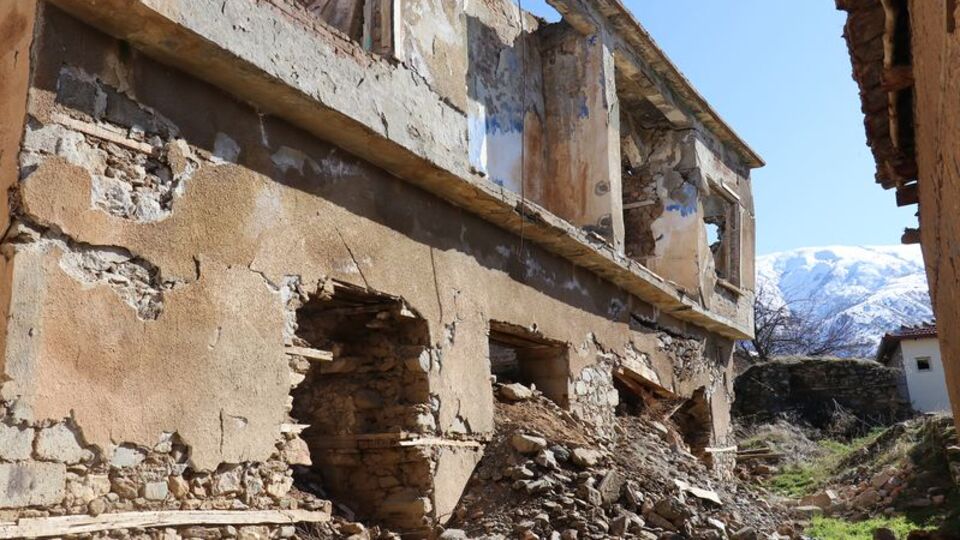 Malatya Valiliği: 526 konutta ağır hasar var