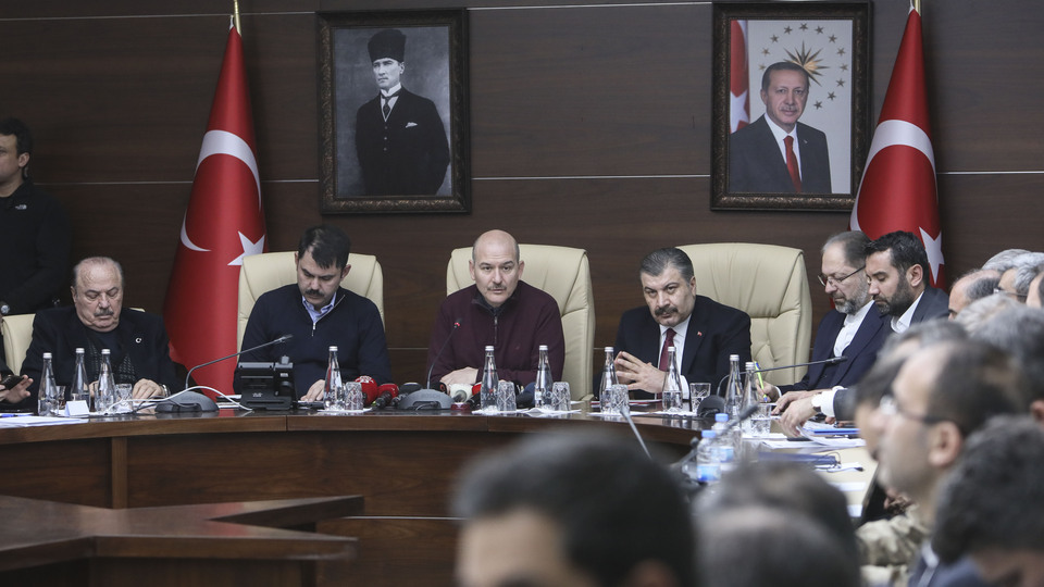 Soylu: 6 vatandaşımız enkaz altında