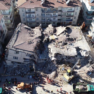 Dilek Apartmanı niye yıkıldı?