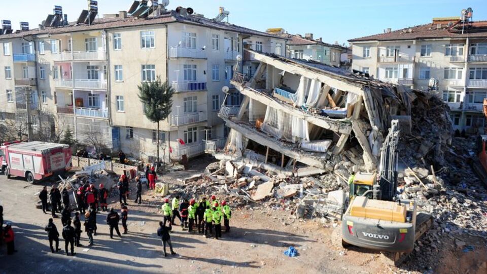 Elazığ ve Malatya'da arama kurtarma çalışmaları tamamlandı