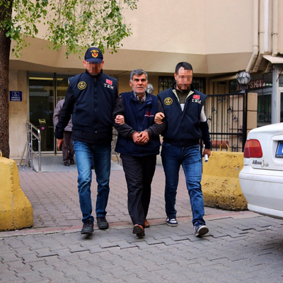 YPG'nin muhbiri Suriyeliye kelepçe!