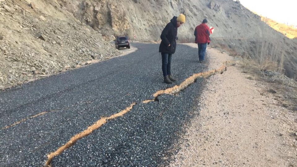 4 üniversiteden fayın kalbinde!