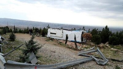 İran'da otobüs devrildi: 10 ölü, 18 yaralı