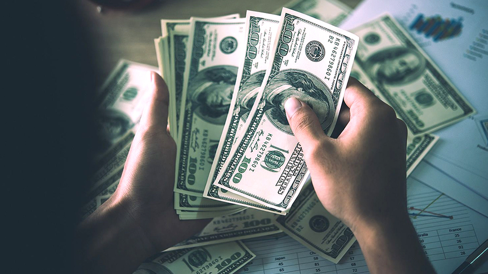 Dolarda tedirgin bekleyiş sürüyor