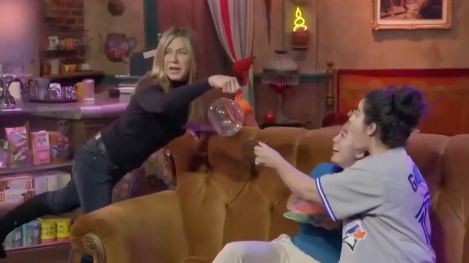 Jennifer'dan 'Friends' hayranlarına sürpriz
