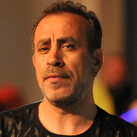 'Siyasete girersem yüzüme tükürün'