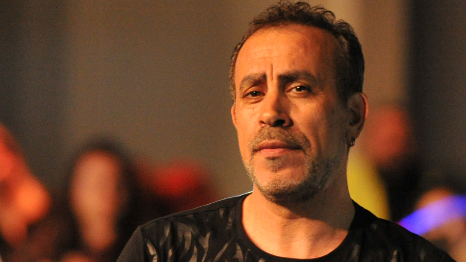 'Siyasete girersem yüzüme tükürün'