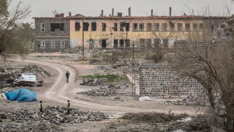 Diyarbakır'daki mimar ve mühendis odaları 4 yıl sonra Sur'a girdi: 'Birçok tescilli yapı yok olmuş'