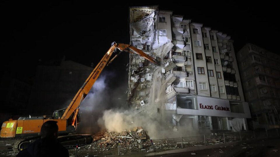 Elazığ ve Malatya'da depremden sonra yaşam