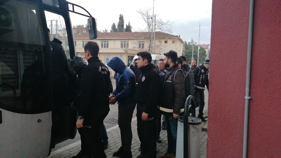 Kaçakçılar operasyon bilgisini sızdırmış!