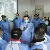 Koronavirüs yoğunluğundan doktorlar bez takıyor!